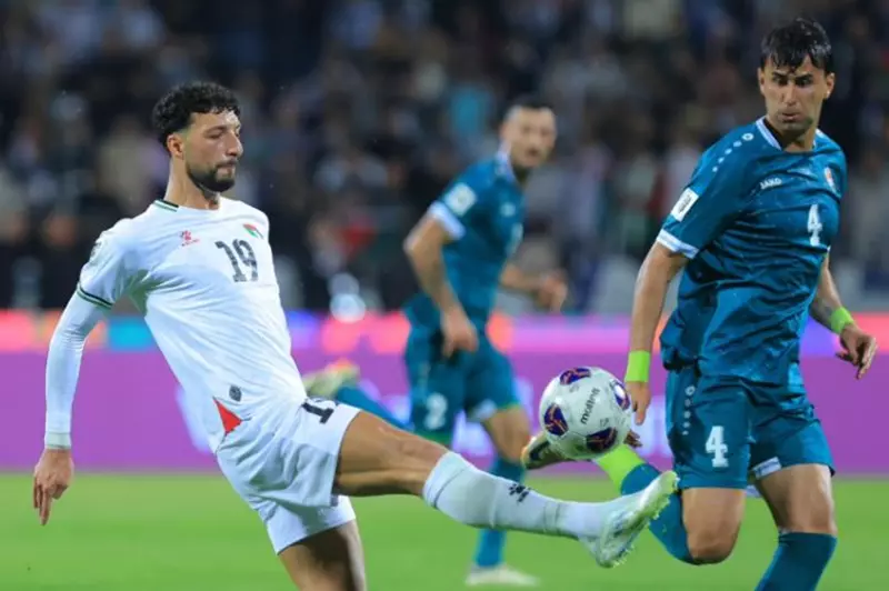 وسام أبو علي مهاجم منتخب فلسطين خلال مواجهة العراق